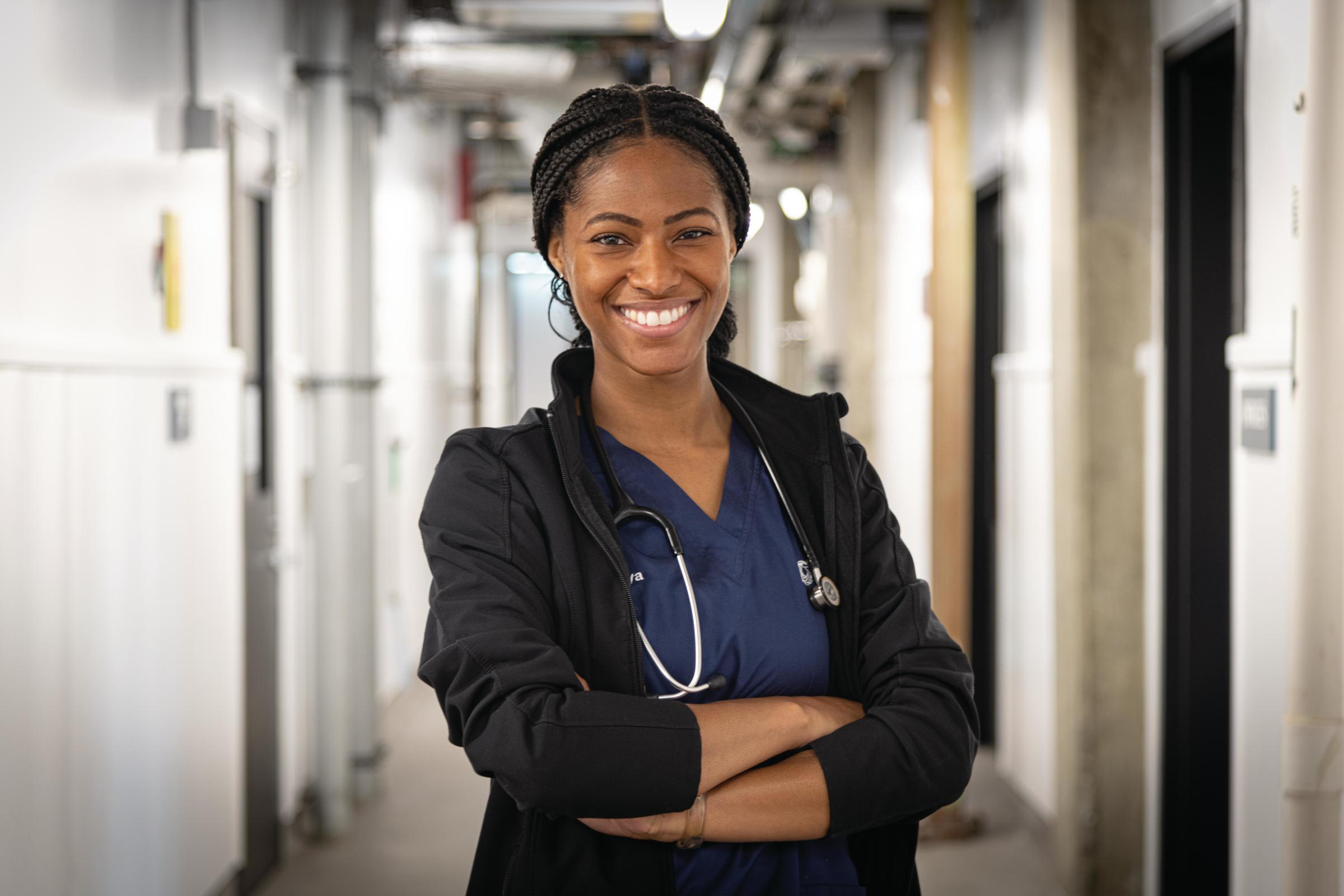 Indya Woods during her veterinary externship at the Monterey Bay Aquarium in 2021.